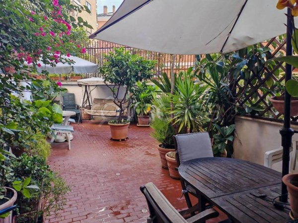 appartamento in vendita a Roma in zona Ardeatino