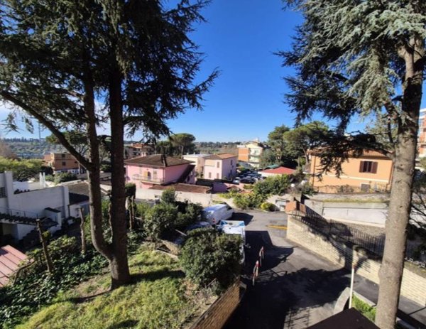 appartamento in vendita a Roma in zona Tor di Quinto