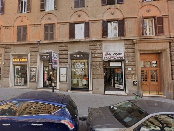 locale commerciale in vendita a Roma in zona Nomentano