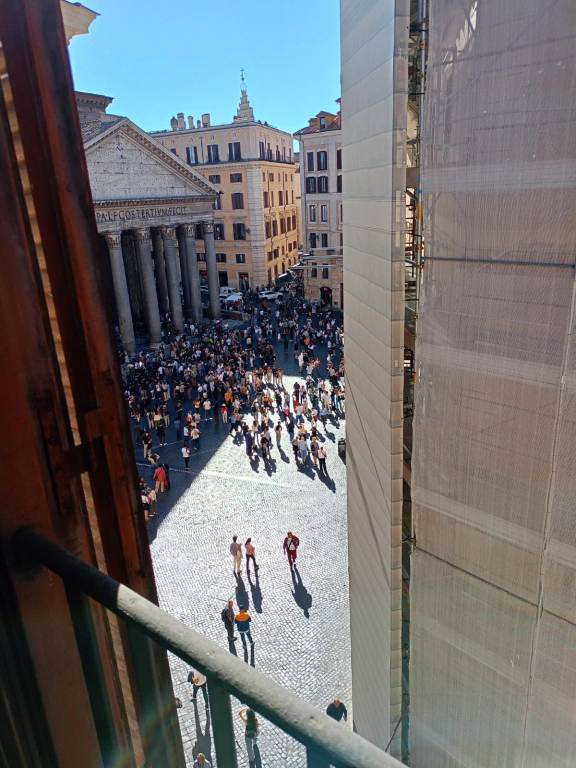 appartamento in vendita a Roma in zona Parione/Sant'Eustachio