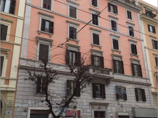 appartamento in vendita a Roma in zona Esquilino