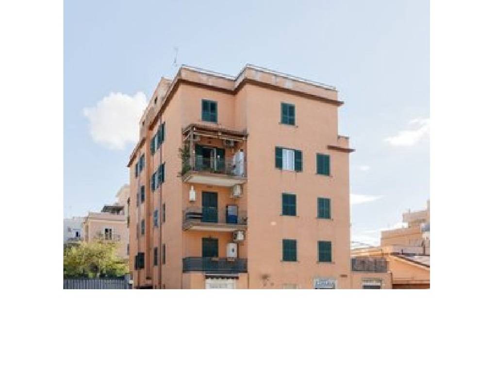 appartamento in vendita a Roma in zona Alessandrino