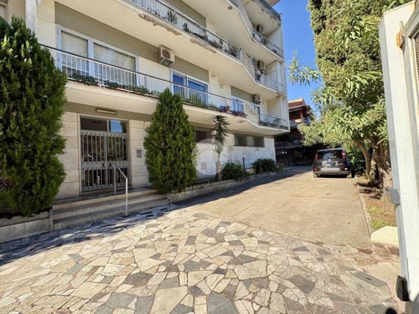 appartamento in vendita a Roma in zona Corviale