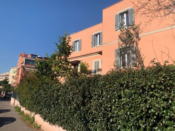 locale commerciale in vendita a Roma in zona Prenestino-Labicano