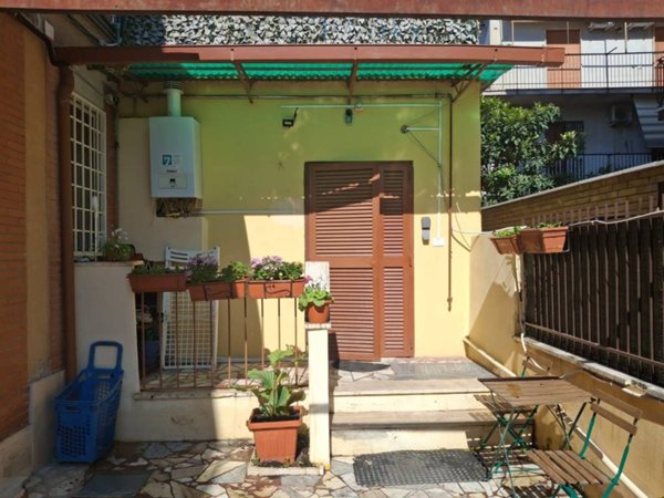 appartamento in vendita a Roma in zona Torre Angela