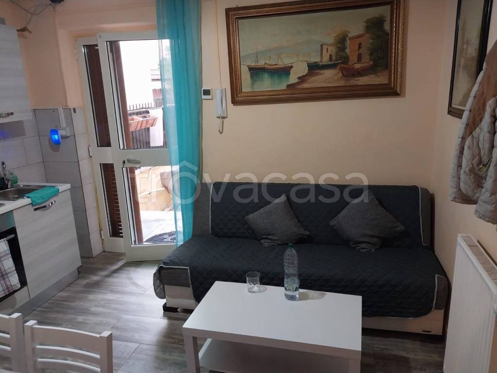 appartamento in vendita a Roma in zona Torre Angela