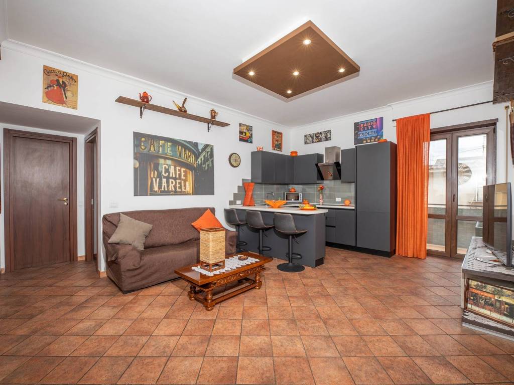 appartamento in vendita a Roma in zona Tor Bella Monaca