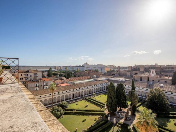appartamento in vendita a Roma in zona Castro Pretorio
