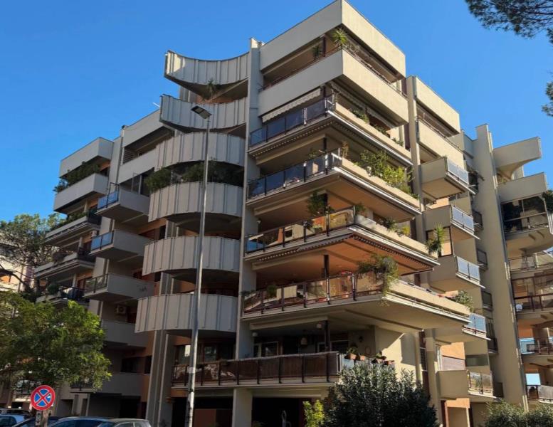 appartamento in vendita a Roma in zona Giuliano Dalmata