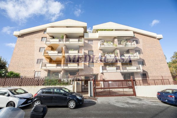 appartamento in vendita a Roma in zona Isola Farnese