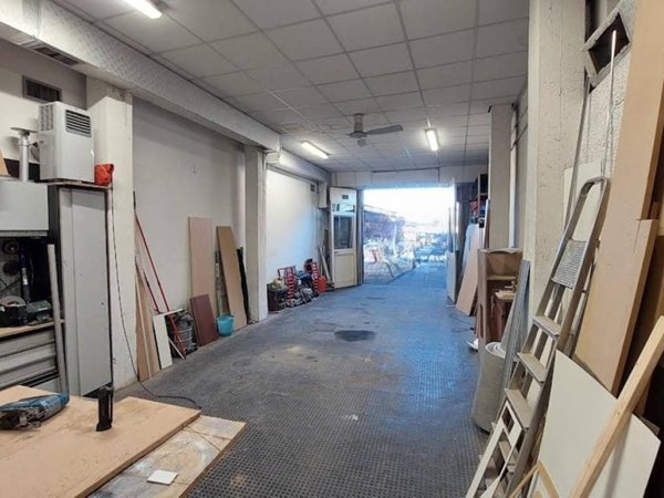 negozio in vendita a Roma in zona Torrevecchia