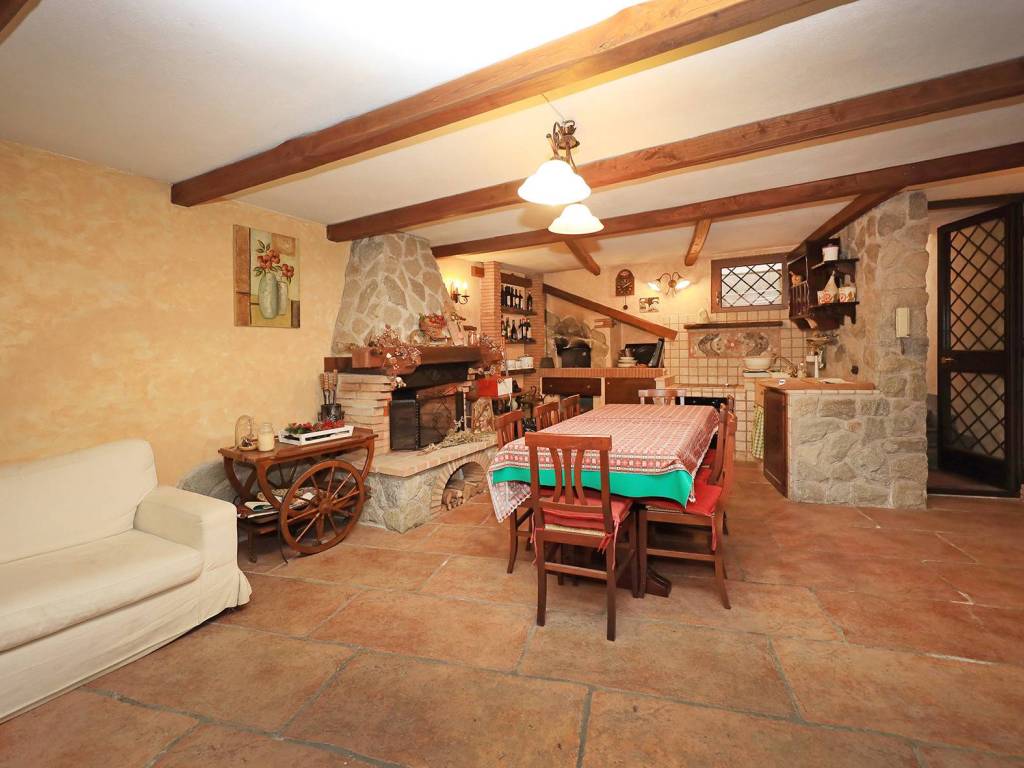 casa indipendente in vendita a Roma in zona Vitinia