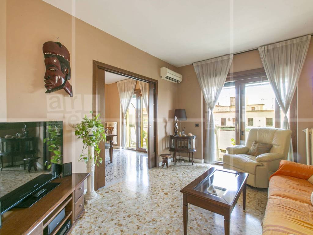 appartamento in vendita a Roma in zona Prenestino-Centocelle
