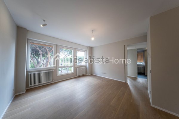 appartamento in vendita a Roma in zona EUR