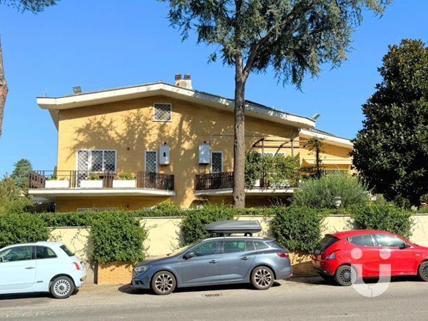 appartamento in vendita a Roma in zona Spinaceto