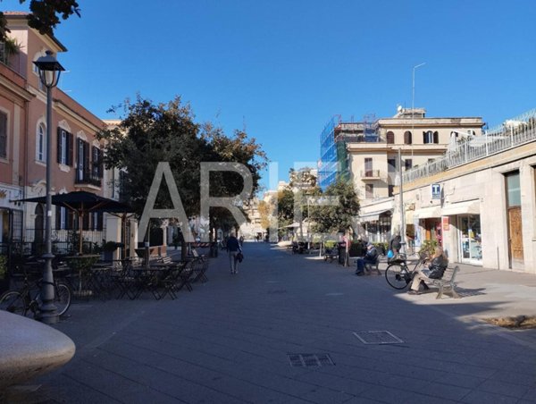appartamento in vendita a Roma in zona Ostia