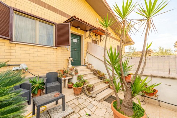 casa indipendente in vendita a Roma in zona Tor Bella Monaca