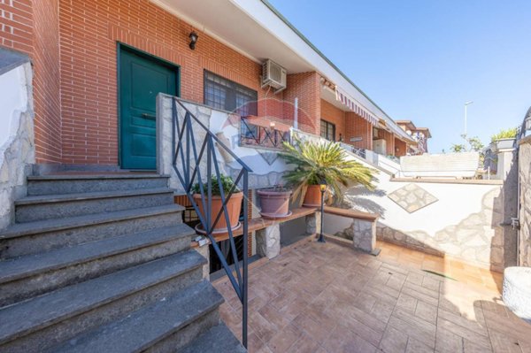 casa indipendente in vendita a Roma in zona Ponte di Nona
