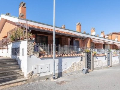 casa indipendente in vendita a Roma in zona Ponte di Nona