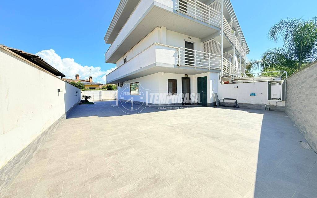 casa indipendente in vendita a Roma in zona Infernetto