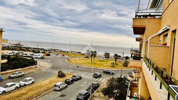 appartamento in vendita a Roma in zona Ostia