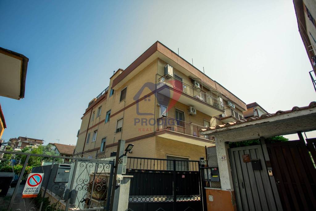 appartamento in vendita a Roma in zona Acilia