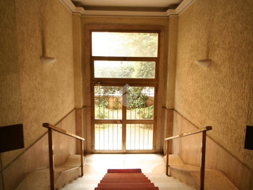 locale commerciale in vendita a Roma in zona Trieste