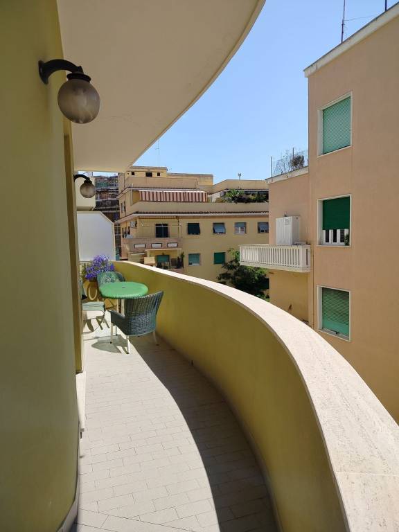 appartamento in vendita a Roma in zona Ostia