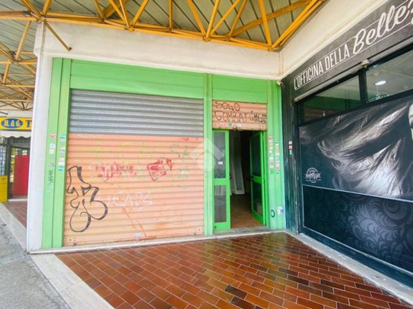 negozio in vendita a Roma in zona Acilia