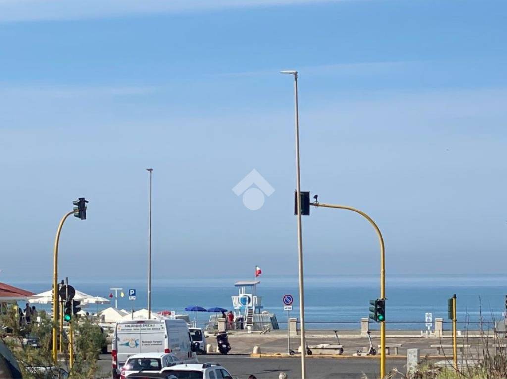 appartamento in vendita a Roma in zona Ostia