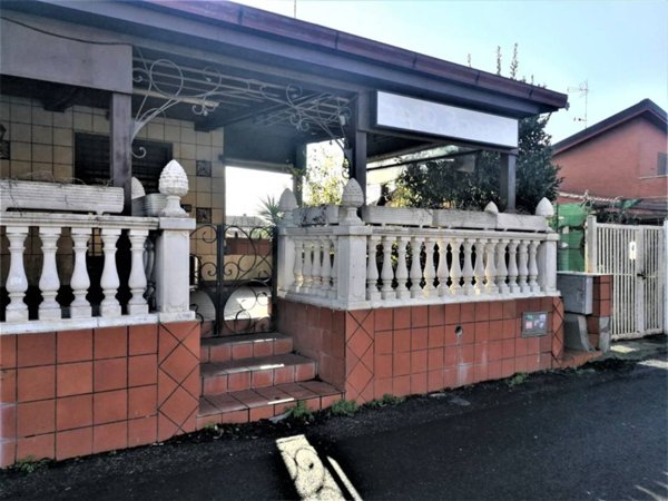 negozio in vendita a Roma in zona Massimina/Casal Lumbroso