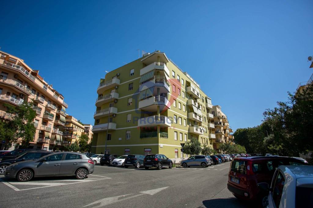appartamento in vendita a Roma in zona Ostia