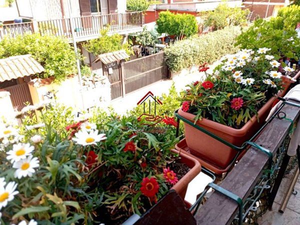 appartamento in vendita a Roma in zona Longarina