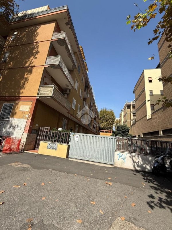 appartamento in vendita a Roma in zona Ostia