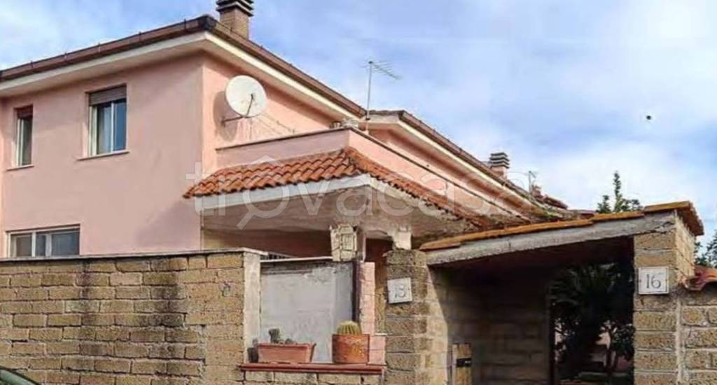 casa indipendente in vendita a Roma in zona Dragona/Bagnoletto