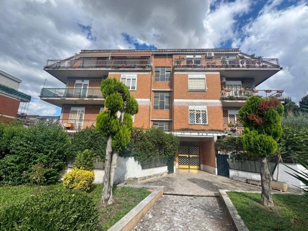 appartamento in vendita a Roma in zona Appio Claudio