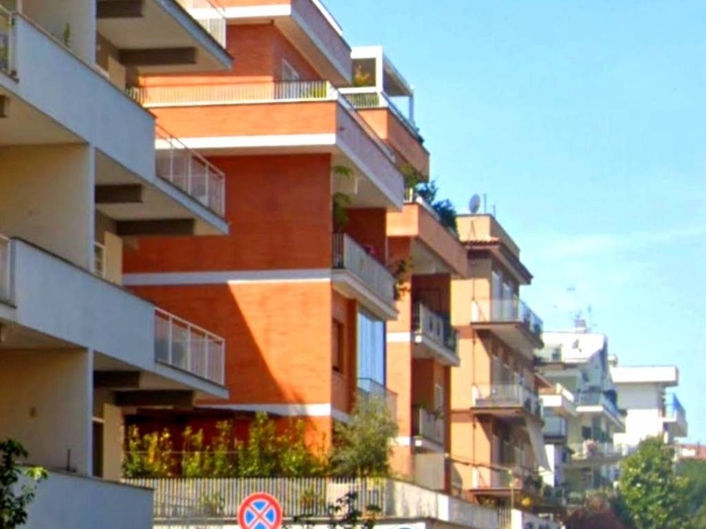 appartamento in vendita a Roma in zona Giuliano Dalmata