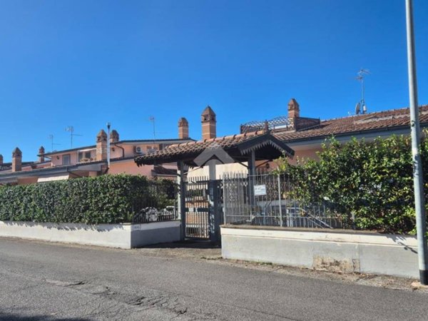 casa indipendente in vendita a Roma in zona Tor Vergata/Torrenova