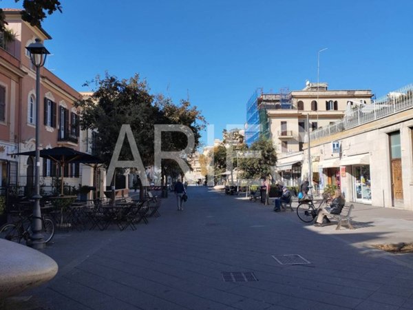 appartamento in vendita a Roma in zona Ostia
