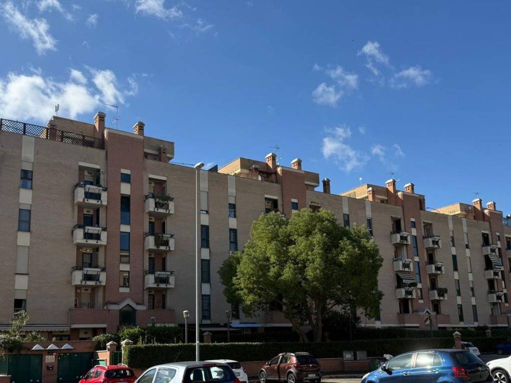 appartamento in vendita a Roma in zona Casal Monastero