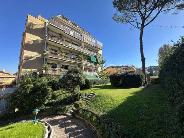 appartamento in vendita a Roma in zona Tor di Quinto