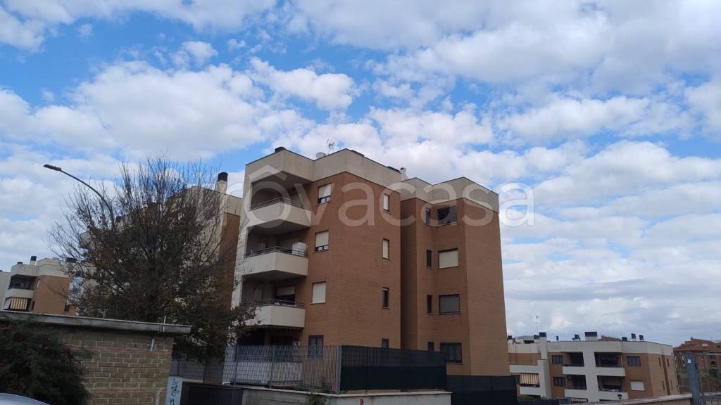 appartamento in vendita a Roma in zona Ponte di Nona