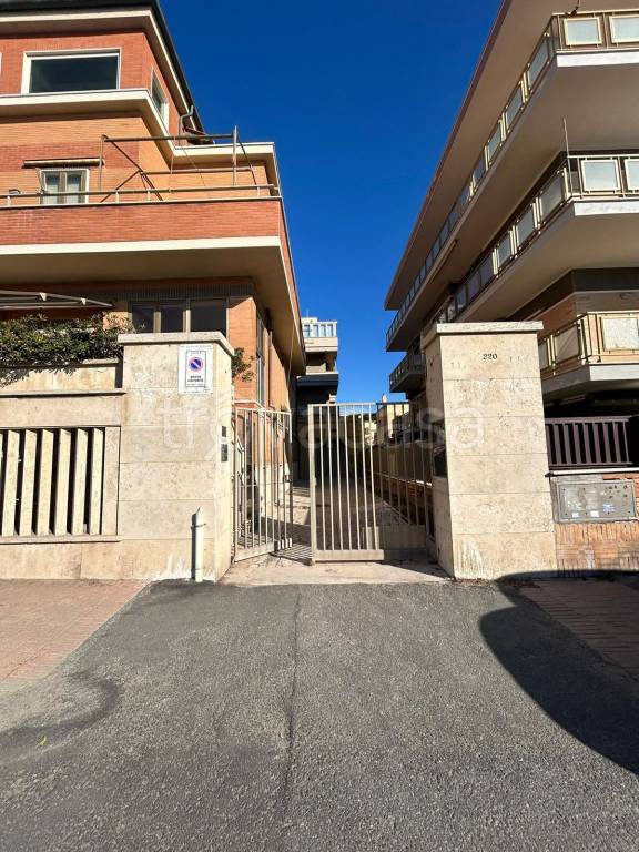 appartamento in vendita a Roma in zona Ostia