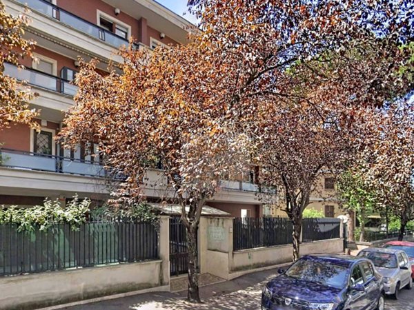 appartamento in vendita a Roma in zona Ardeatino