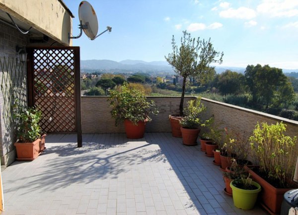 appartamento in vendita a Roma in zona Casal Morena