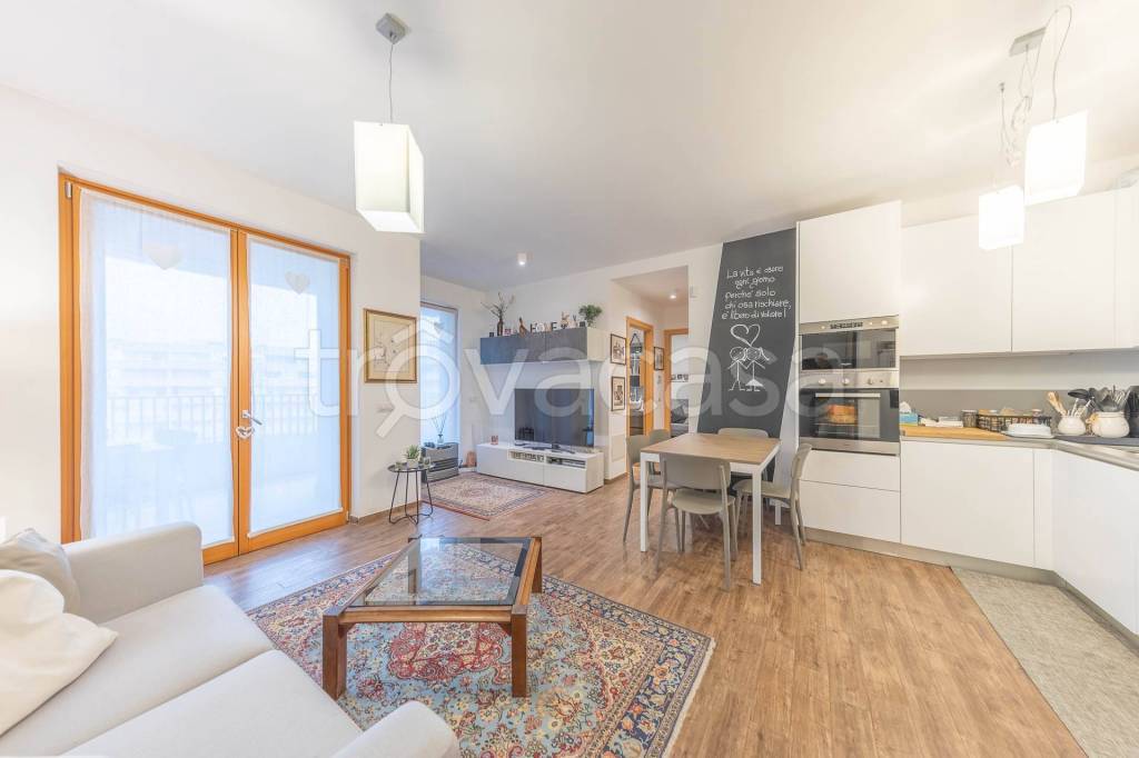 appartamento in vendita a Roma in zona Giuliano Dalmata