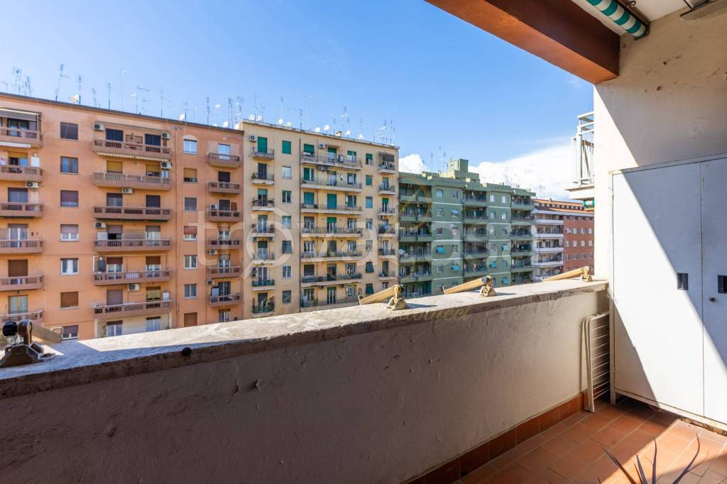 appartamento in vendita a Roma in zona Tuscolano