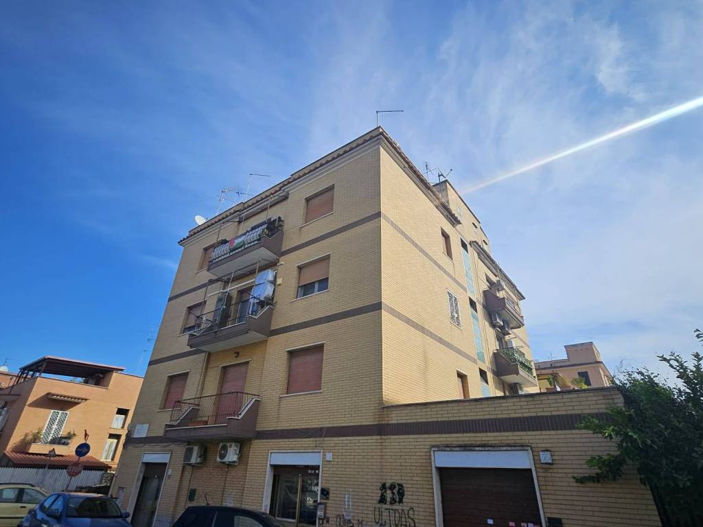 appartamento in vendita a Roma in zona Alessandrino
