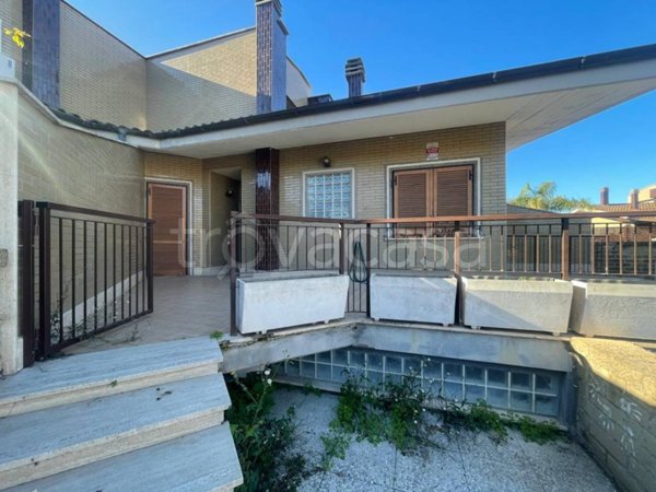 casa indipendente in vendita a Roma in zona Ostiense