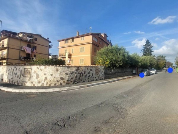 appartamento in vendita a Roma in zona Valle Muricana